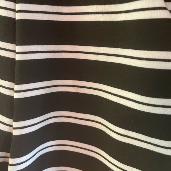 Striped romper - Picture 4 of 10